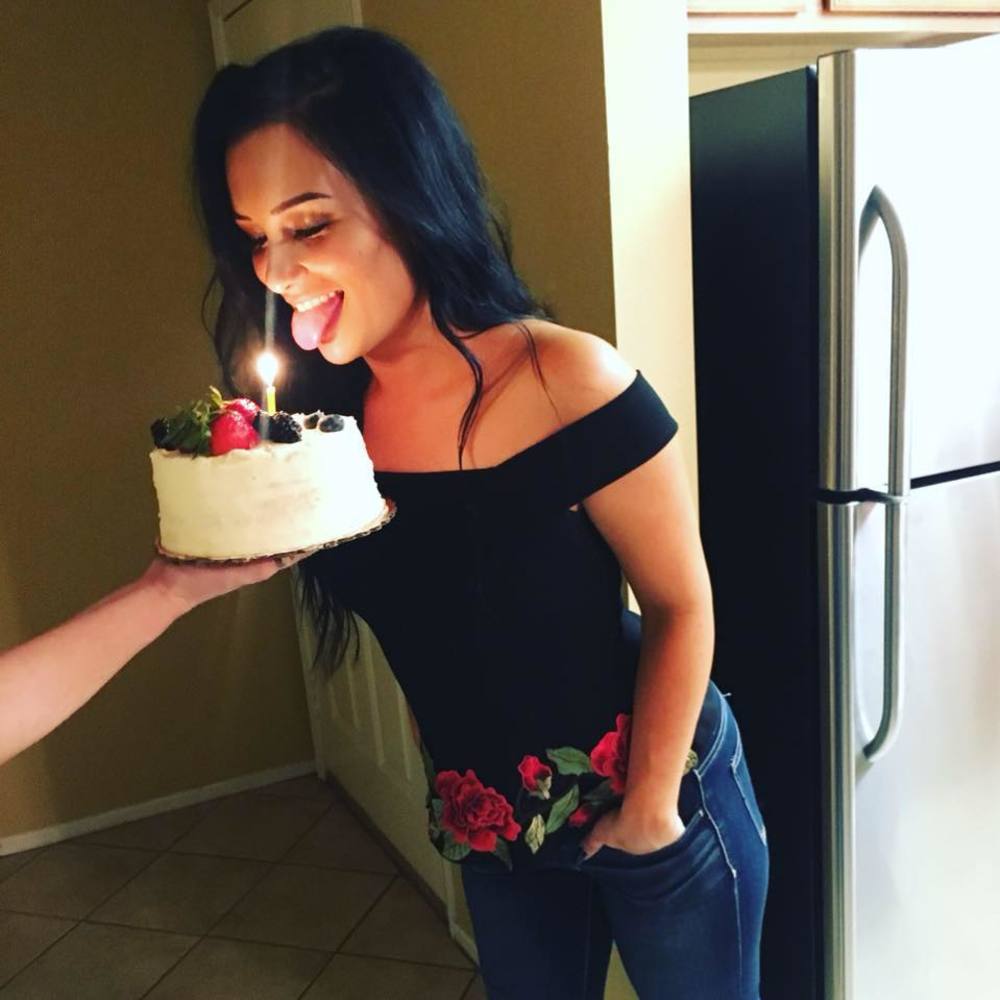 Meet your Posher, Laura